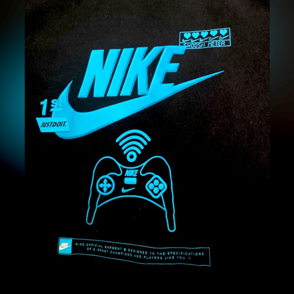 Nike Black and Blue Wireless Gaming Controller boys medium T-shirt
